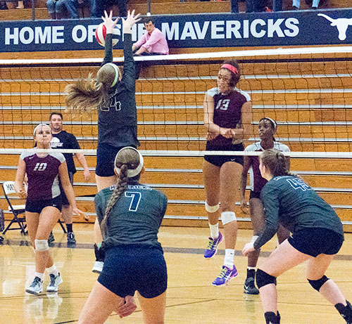 Lady Mavericks and Bearden on Oct. 13, 2015