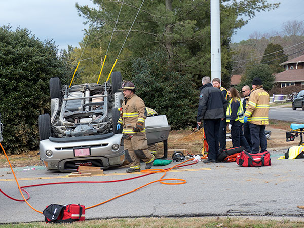 Manhattan-North-Purdue-Crash-Envoy-Rescue-Jan-16-2016
