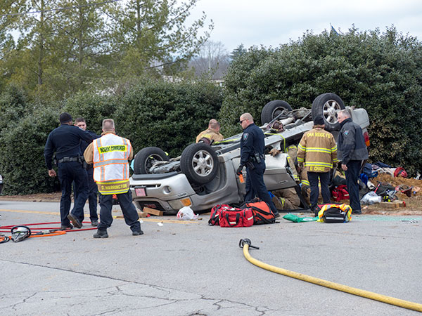 Manhattan-North-Purdue-Crash-Envoy-Rescuers-Jan-16-2016