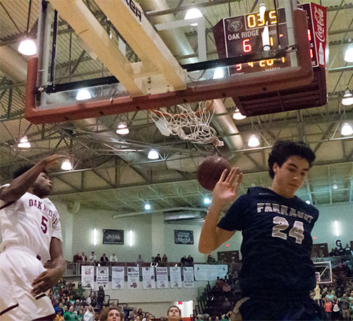Wildcats-Higgins-Dunk-Farragut-Feb-27-2016