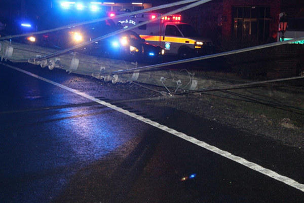 Oliver-Springs-Crash-Utility-Pole-March-13-2016