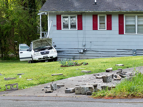 Car-Crash-West-Outer-Drive-Home-April-22-2016