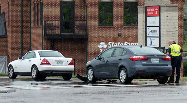 Kia-Forte-and-Mercedes-at-Oak-Ridge-Turnpike-Crash-April-30-2016