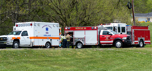 Melton-Lake-Drive-Crash-ORFD-Anderson-County-EMS-April-11-2016