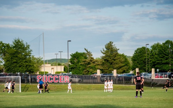 Oak-Ridge-Maryville-Free-Kick-May-17-2016-1