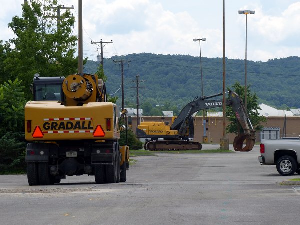 Main Street Oak Ridge Demolition Equipment July 18 2016