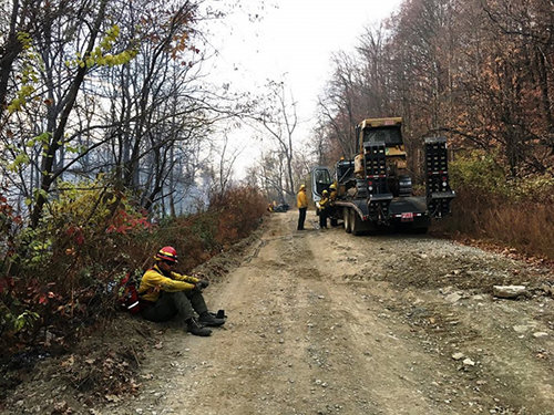 washington-federal-crew-member-at-bald-knob-road-fire-1-nov-25-2016