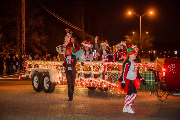 The Oak Ridge Chamber of Commerce's annual Christmas Parade was Saturday, Dec. 10, 2016. (Photo by Eli Welton)