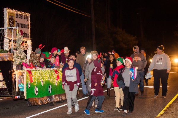 The Oak Ridge Chamber of Commerce's annual Christmas Parade was Saturday, Dec. 10, 2016. (Photo by Eli Welton)