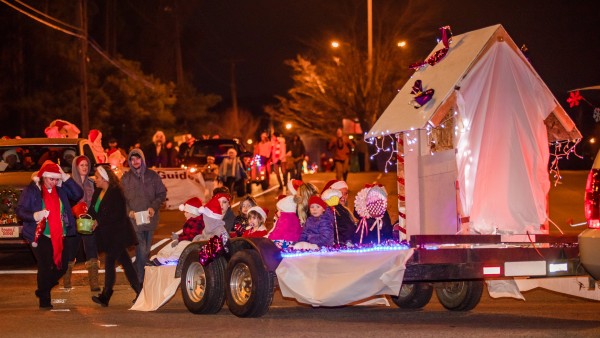 The Oak Ridge Chamber of Commerce's annual Christmas Parade was Saturday, Dec. 10, 2016. (Photo by Eli Welton)