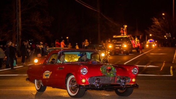 The Oak Ridge Chamber of Commerce's annual Christmas Parade was Saturday, Dec. 10, 2016. (Photo by Eli Welton)