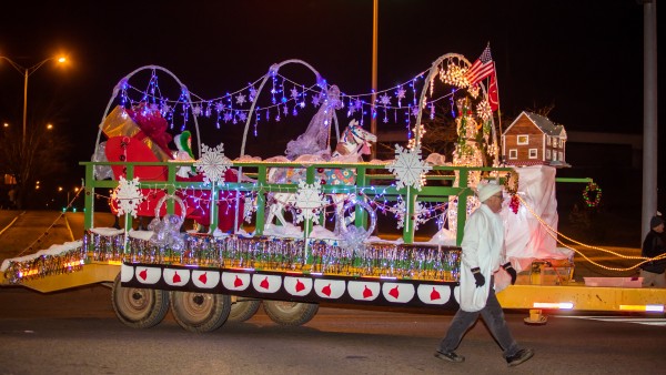 The Oak Ridge Chamber of Commerce's annual Christmas Parade was Saturday, Dec. 10, 2016. (Photo by Eli Welton)