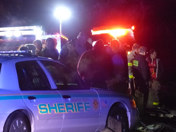 Rescuers respond to a single-vehicle crash off New Henderson Road and into deep water near Bull Run Park on Wednesday evening, March 8, 2017. (Photo by John Huotari/Oak Ridge Today)
