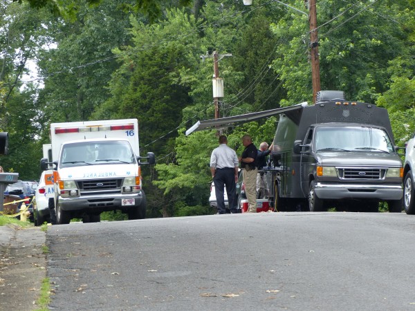 Three people were found dead at a home on Oak Lane in north Oak Ridge on Thursday morning, June 15, 2017, authorities said. Above, the Oak Ridge Police Department investigates. (Photo by John Huotari/Oak Ridge Today)