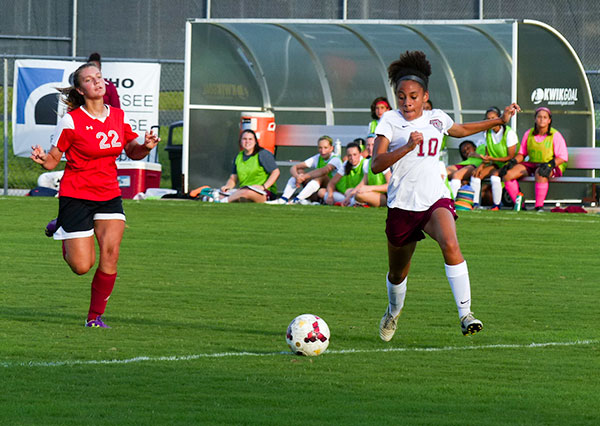 Oak Ridge junior Kelsey Giannelli (10) is pictured above during a 8-0 win over Halls at home on Thursday, Aug. 17, 2017. (Photo by John Huotari/Oak Ridge Today)