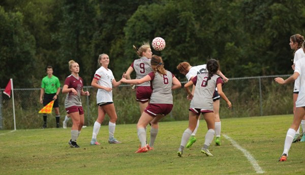 Oak Ridge sophomore Rachael Brewer (9) is pictured above at Farragut on Wednesday, Sept. 13, 2017. (Photo by Luther Simmons)