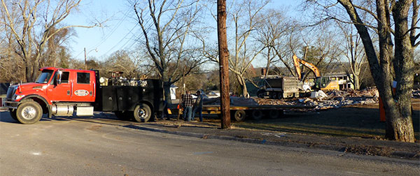 Demolition work by Brady Excavating and Demolition of Crab Orchard, Tenn., was under way on Thursday afternoon, Jan. 25, 2018, at an Applewood Apartments building on Hunter Circle in the Highland View neighborhood in Oak Ridge. (Photo by John Huotari/Oak Ridge Today)