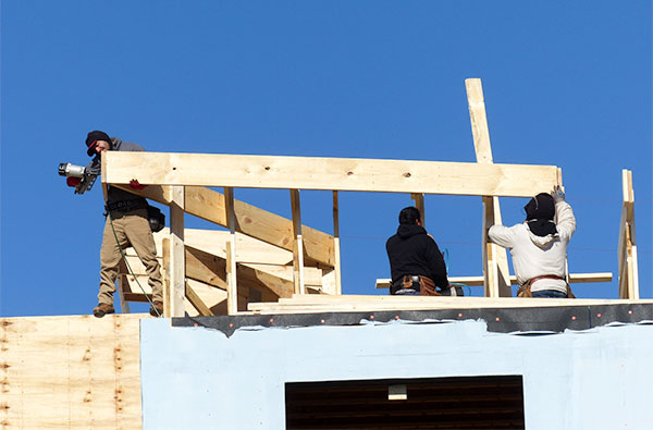 Construction is pictured above on the TownePlace Suites by Marriott, a four-story, 81-room hotel on 2.6 acres near the intersection of Wilson Street and Rutgers Avenue, close to JCPenney, on Saturday, Jan. 6, 2018. (Photo by John Huotari/Oak Ridge Today)