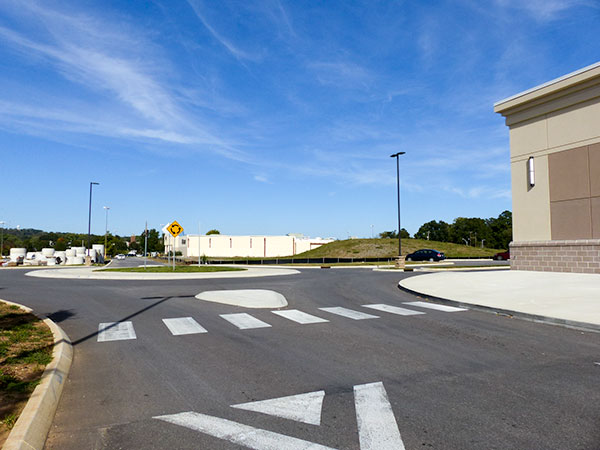 A proposed revision to the master plan for Main Street Oak Ridge could close off the road at right above that connects the roundabout to Rutgers Avenue. A sidewalk could connect PetSmart, a new store at right, to JCPenney, in background, and four retail stores could be built along the sidewalk. The area is pictured above on Tuesday, Oct. 23, 2018. (Photo by John Huotari/Oak Ridge Today)