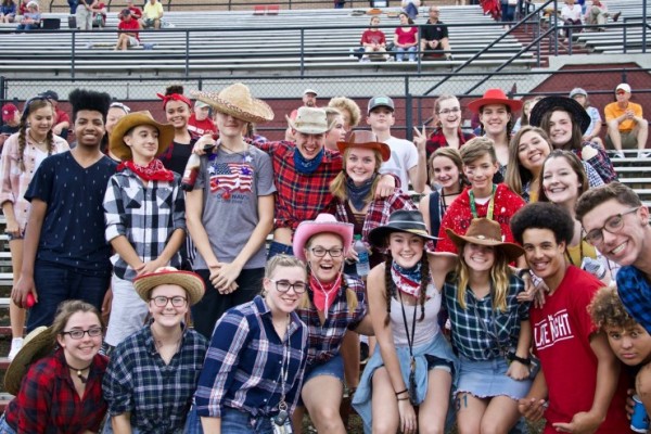 Photo by Barry Houchin at the Oak Ridge-Dobyns-Bennett game on Blankenship Field on Friday, Aug. 24, 2018. (Photo by Barry Houchin)