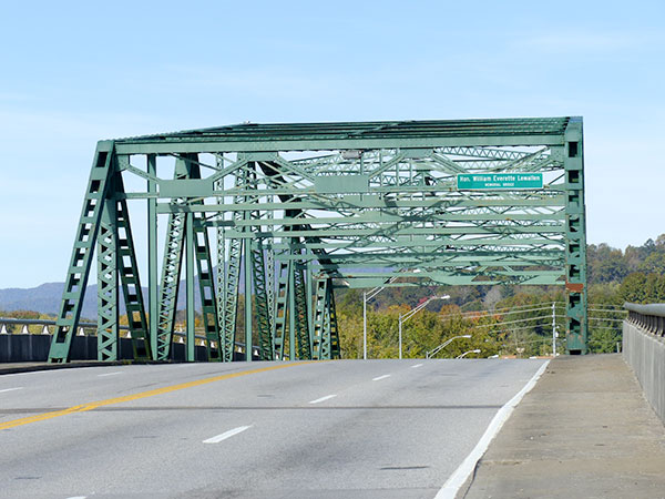 The Honorable William Everette Lewallen Bridge, which is being replaced over the Clinch River between downtown Clinton and South Clinton, is pictured above on Tuesday, Oct. 30, 2018. (Photo by John Huotari/Oak Ridge Today)